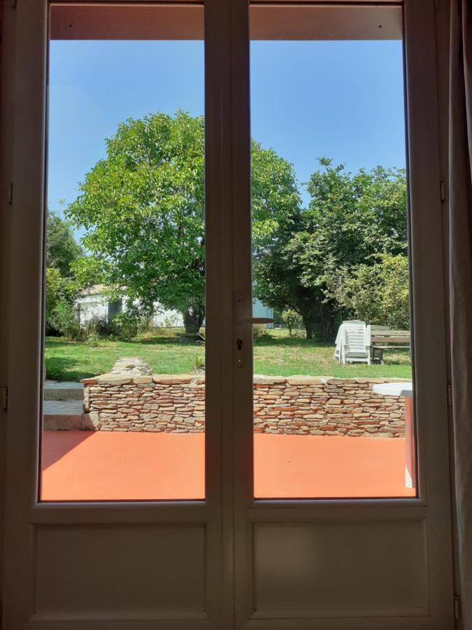 Вилла La Fenetre Saint-Florent-des-Bois Экстерьер фото