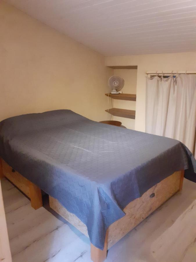 Вилла La Fenetre Saint-Florent-des-Bois Экстерьер фото